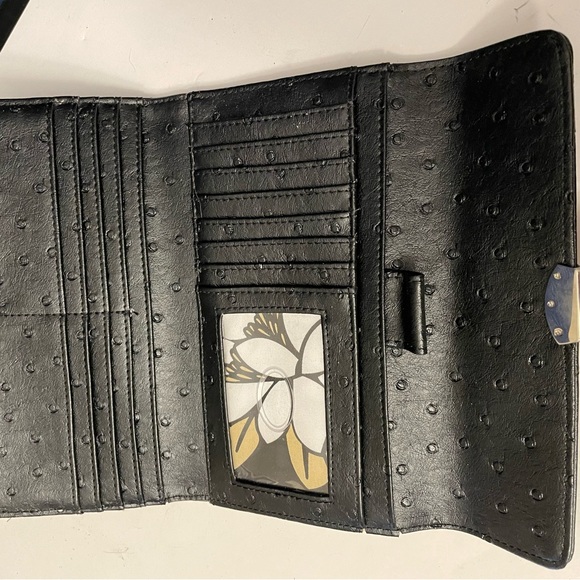 Guess Wallet - Picture 5 of 7